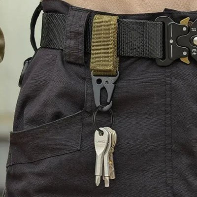 Mousqueton porte clé à la ceinture