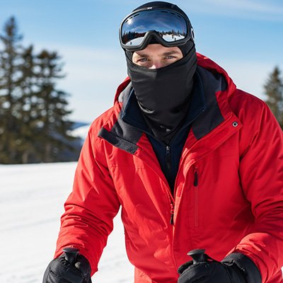 cagoule ski homme avec manteau rouge