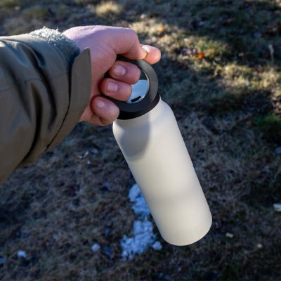 Gourde plastique poignée pratique