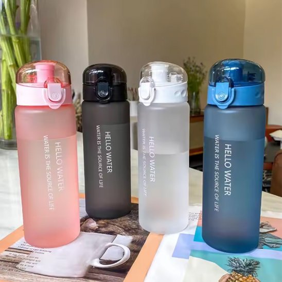 gourde plastique quatre coloris transparente