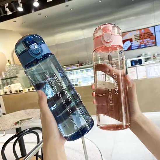 gourde plastique transparente bleu ou rose