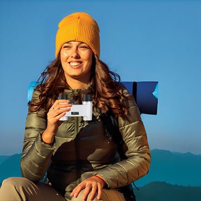 jumelles femme en trekking