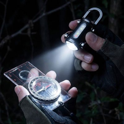 lampe de poche avec mousqueton