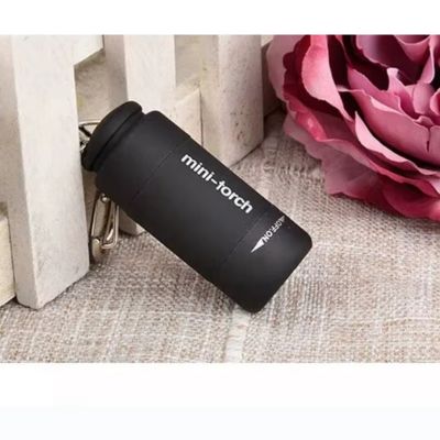 lampe de poche rechargeable modèle noir