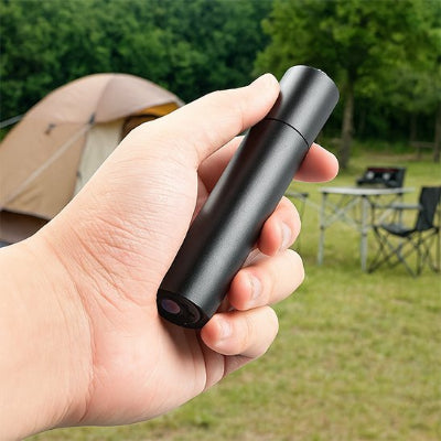 Lampe de poche rechargeable​ qui tient dans la paume