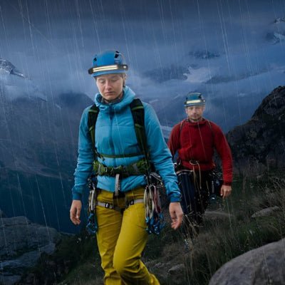 lampe frontale sous la pluie