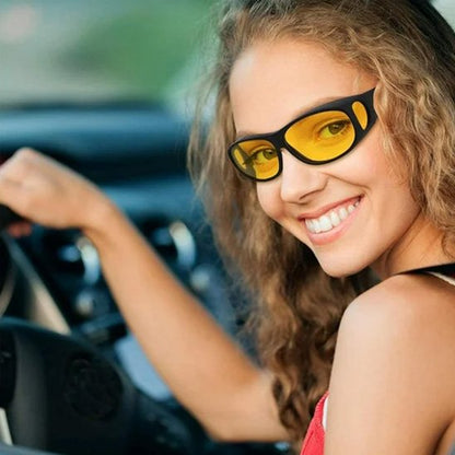 lunettes à vision nocturne femme en véhicule