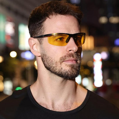lunettes à vision nocturne homme en ville le soir
