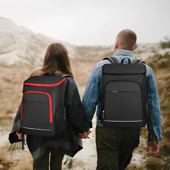 sac à dos isotherme couple en randonnée