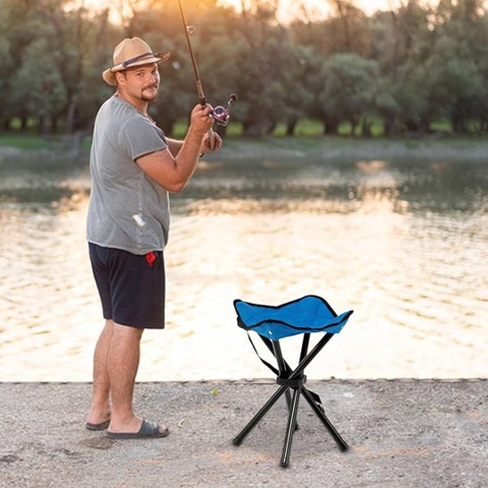 Tabouret pliable bleu homme à la pêche