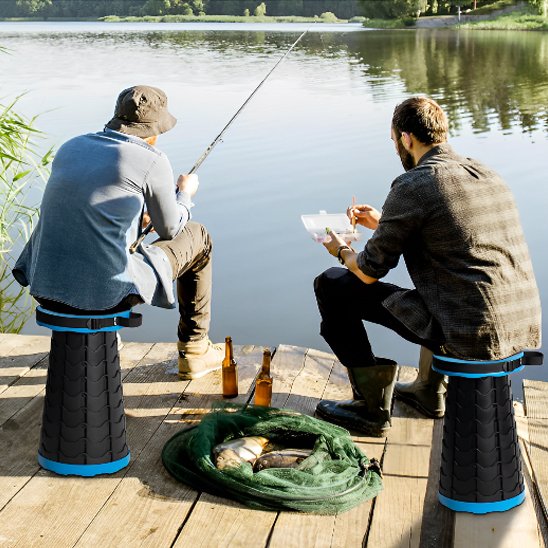 Tabouret pliable homme et son fils qui sont à la pêche