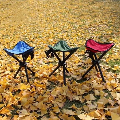 Tabouret pliable trois couleurs disponible