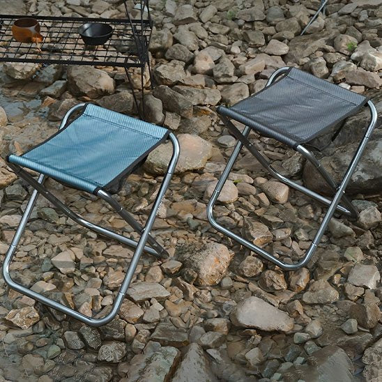 Tabouret pliable vert ou Noir en camping