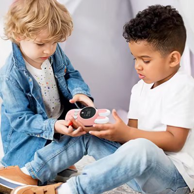 talkie walkie enfant garçons curieux