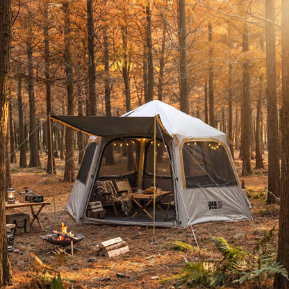Tente de randonnée sur un terrain de camping