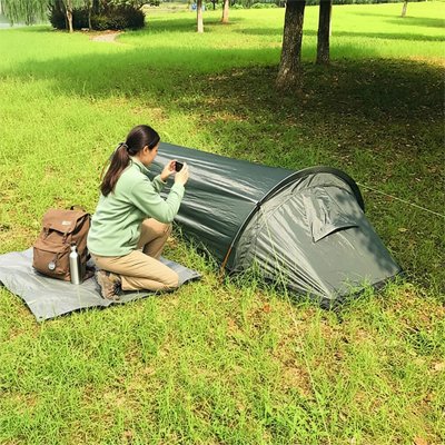 Tente randonnée femme installée en trek