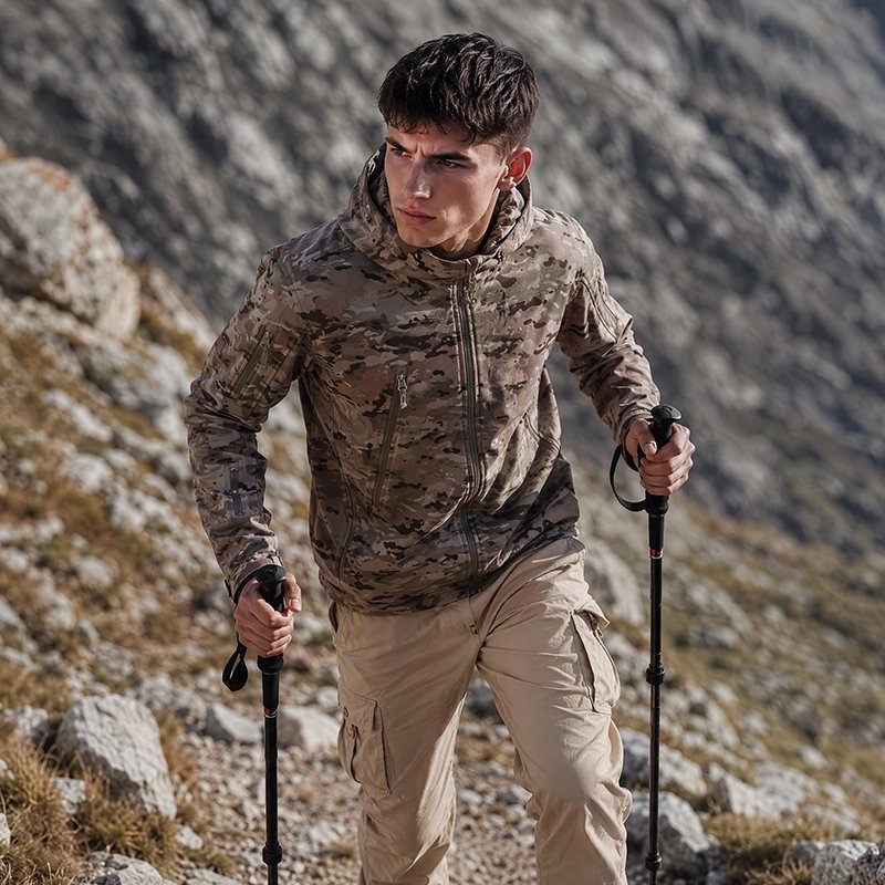 Veste imperméable homme en trekking